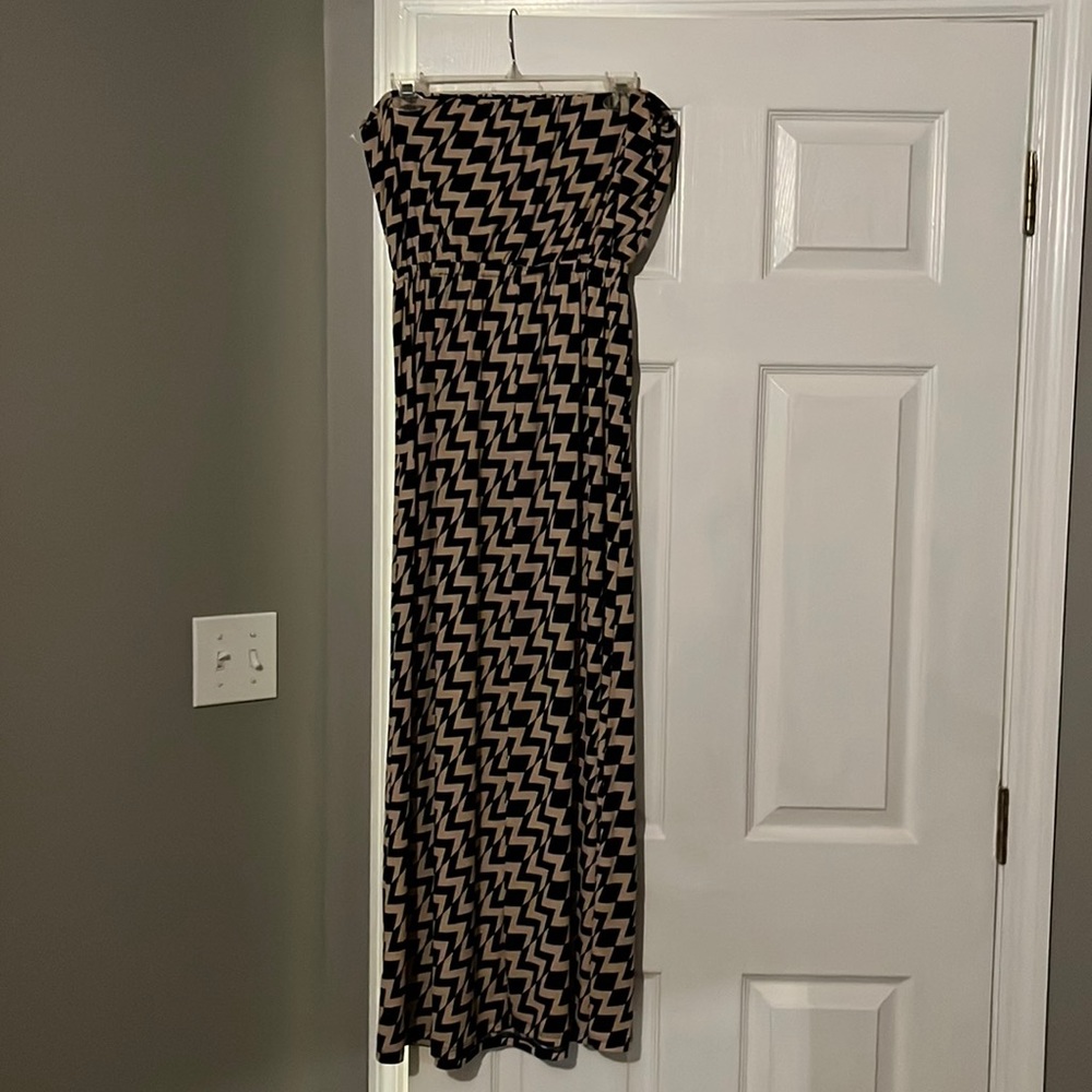 Long Maxi. Chevron pattern maxi strapless dress. Golf and navy. Lightly used